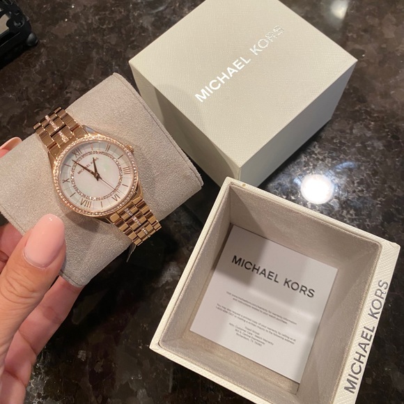 Never worn Michael Kors watch - Picture 3 of 3